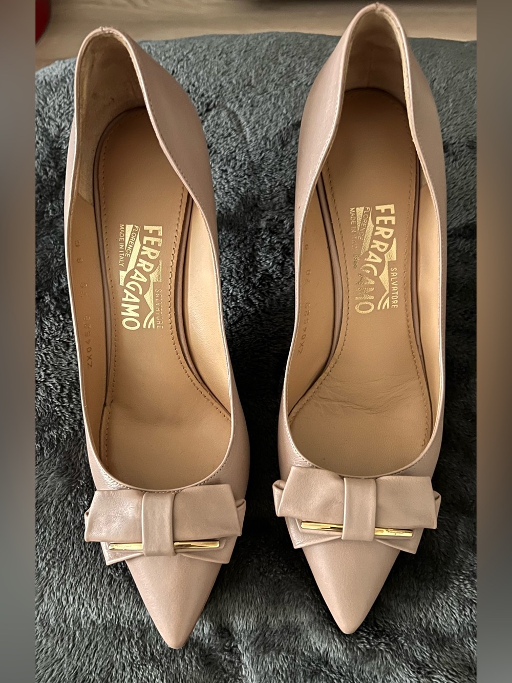 Salvatore Ferragamo Blush Pointed-Toe Bow Pumps